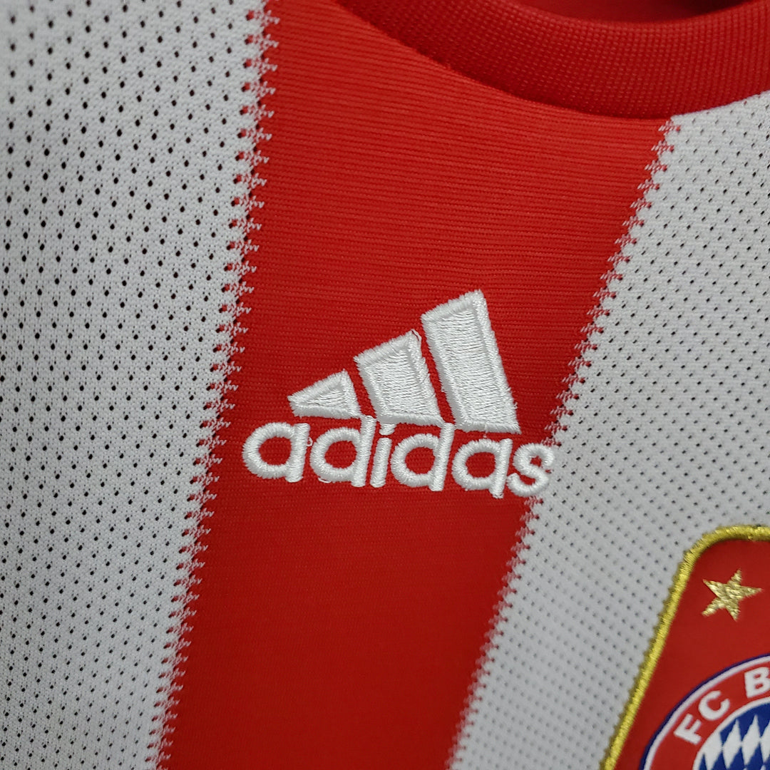 Bayern München 2010–2011 Heimtrikot
