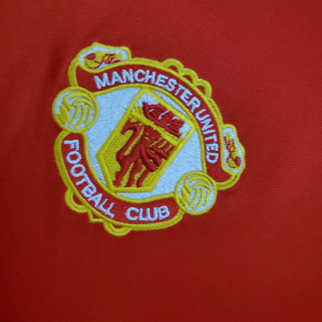 Manchester United 1985–1986 Heimtrikot