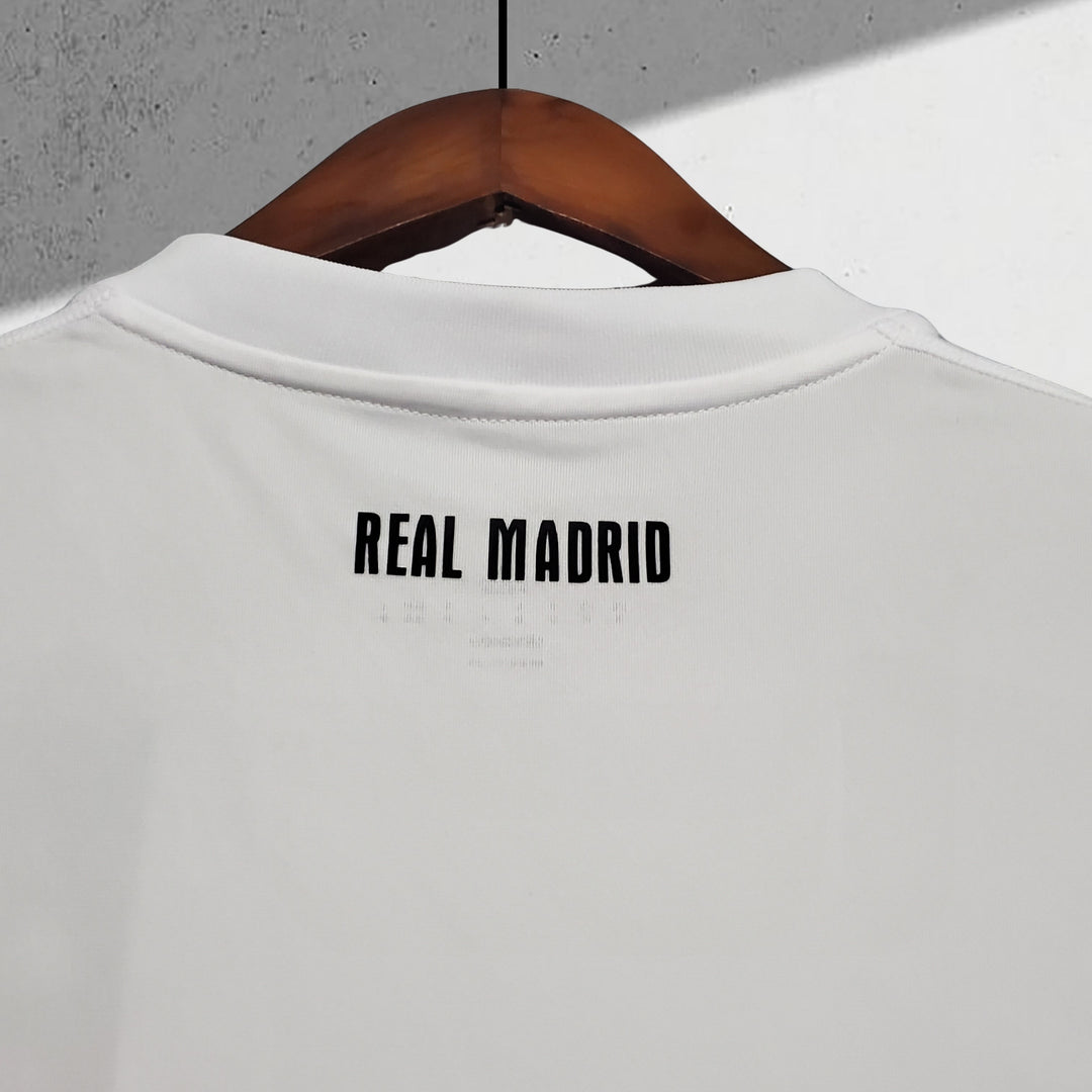 Real Madrid 2010–2011 Heimtrikot