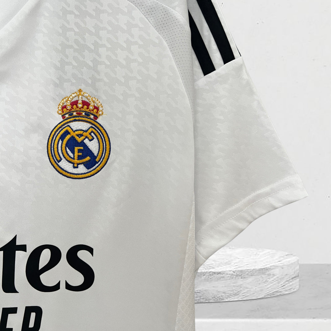 Real Madrid 2024–2025 Heimtrikot