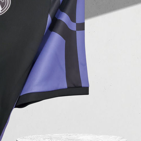 Real Madrid 2015–2016 3. Trikot