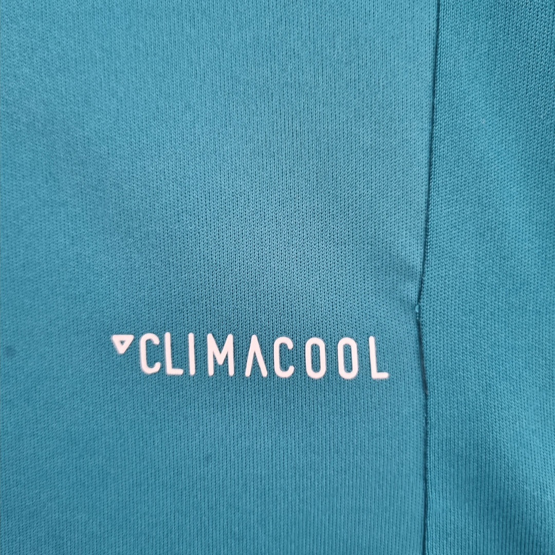 Real Madrid 2017–2018 3. Trikot