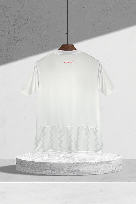 Bayer 04 Leverkusen 2024–2025 Auswärtstrikot