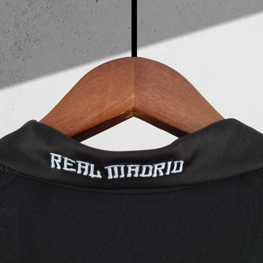 Real Madrid 2009–2010 Auswärtstrikot