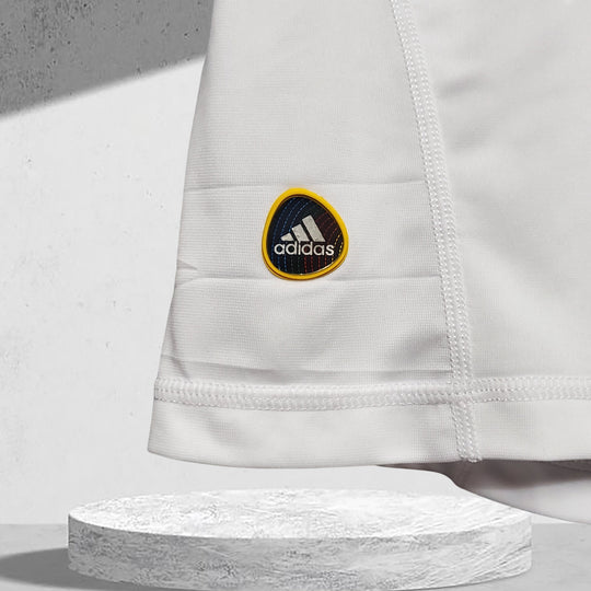 Real Madrid 2010–2011 Heimtrikot