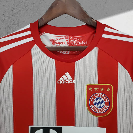 Bayern München 2010–2011 Heimtrikot