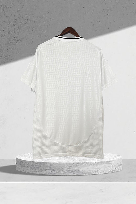 Real Madrid 2024–2025 Heimtrikot