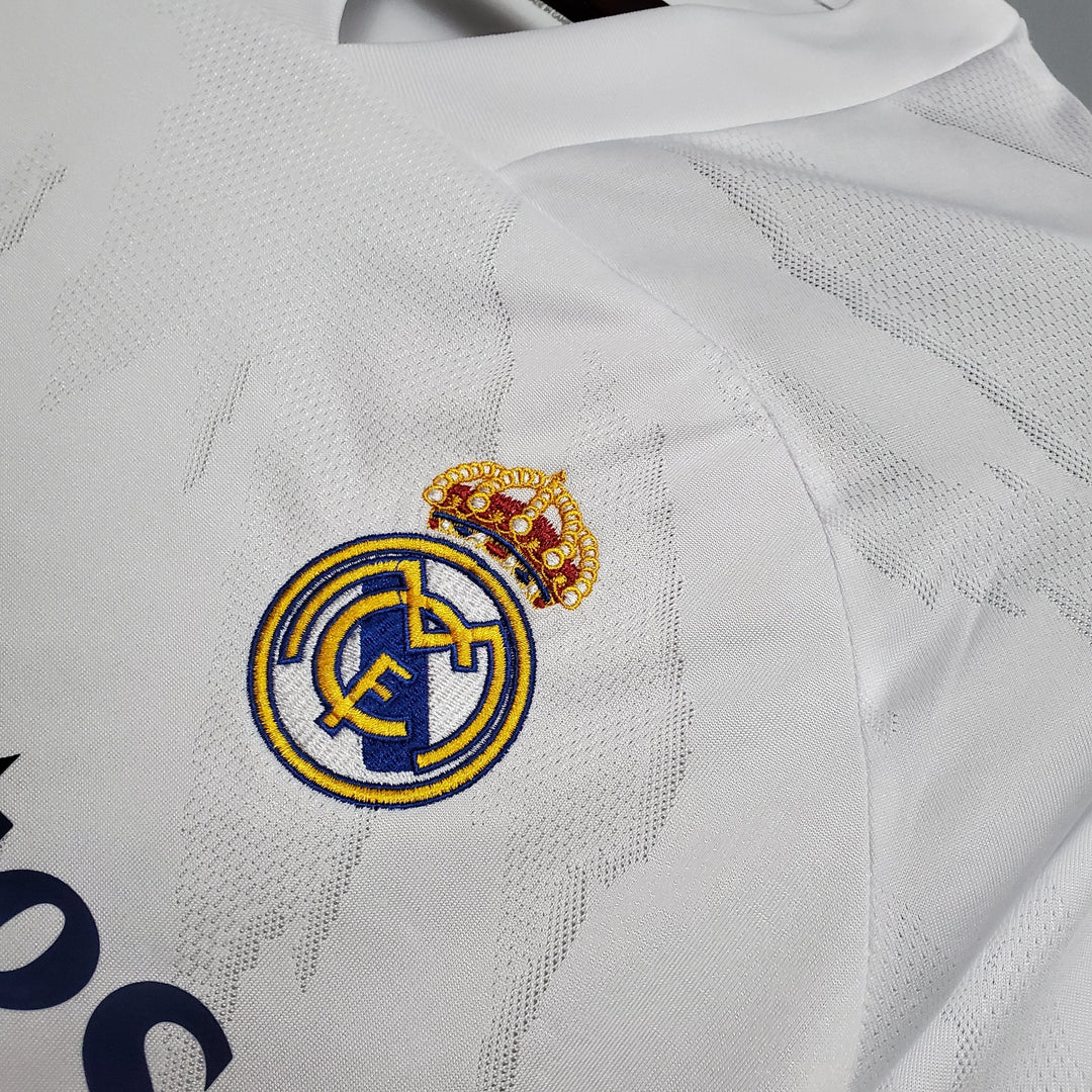 Real Madrid 2020–2021 Heimtrikot