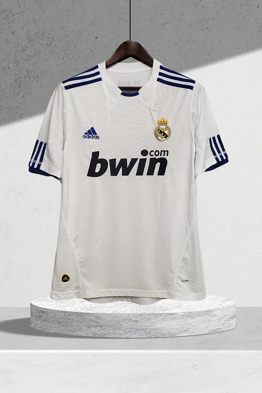 Real Madrid 2010–2011 Heimtrikot