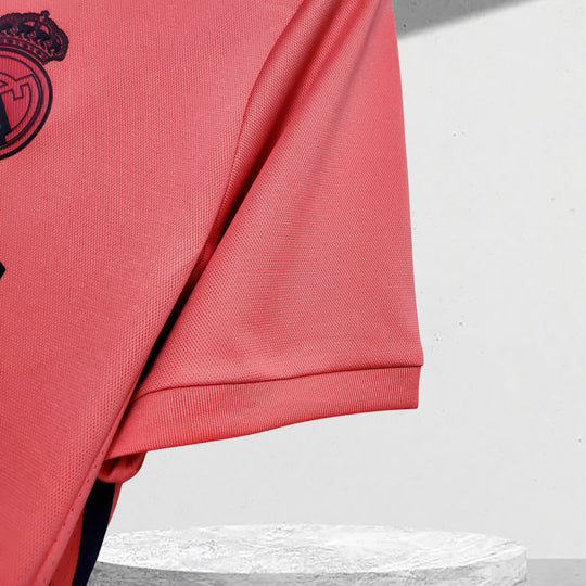 Real Madrid 2020–2021 Auswärtstrikot