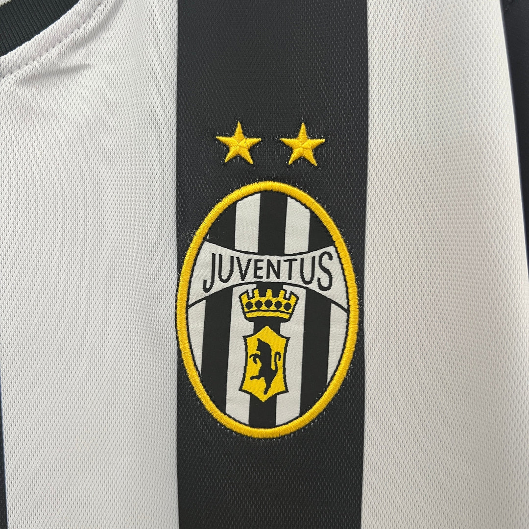 Juventus 2001–2002 Heimtrikot