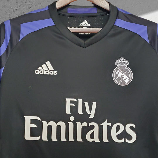Real Madrid 2015–2016 3. Trikot