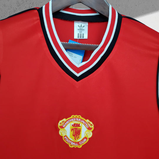 Manchester United 1985–1986 Heimtrikot