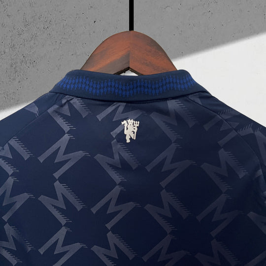 Manchester United 2024–2025 Auswärtstrikot