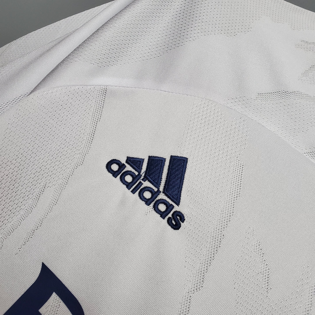 Real Madrid 2020–2021 Heimtrikot