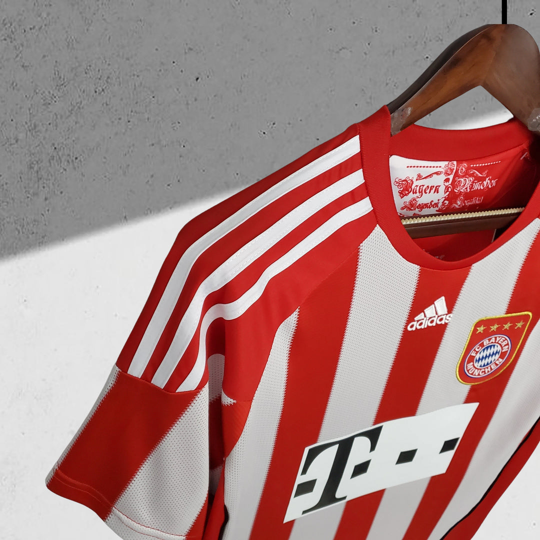 Bayern München 2010–2011 Heimtrikot