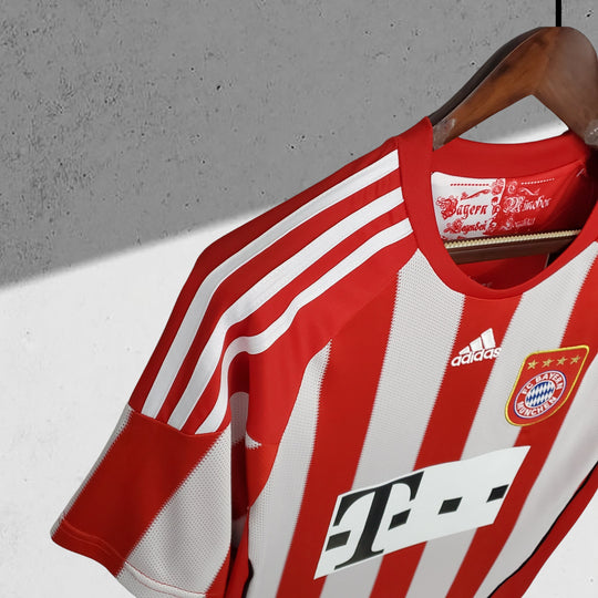 Bayern München 2010–2011 Heimtrikot