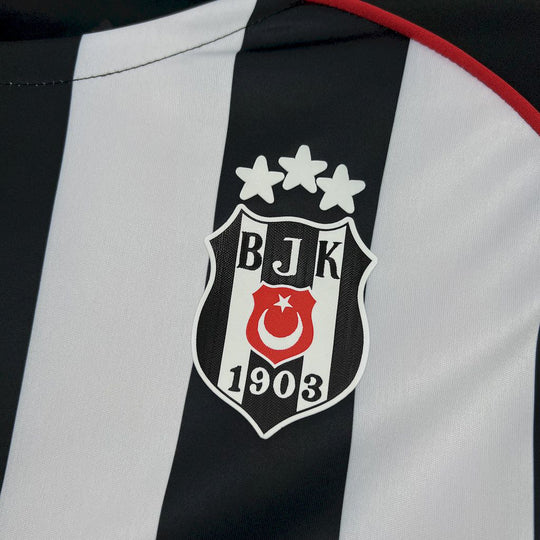 Beşiktaş JK 2025–2026 Auswärtstrikot