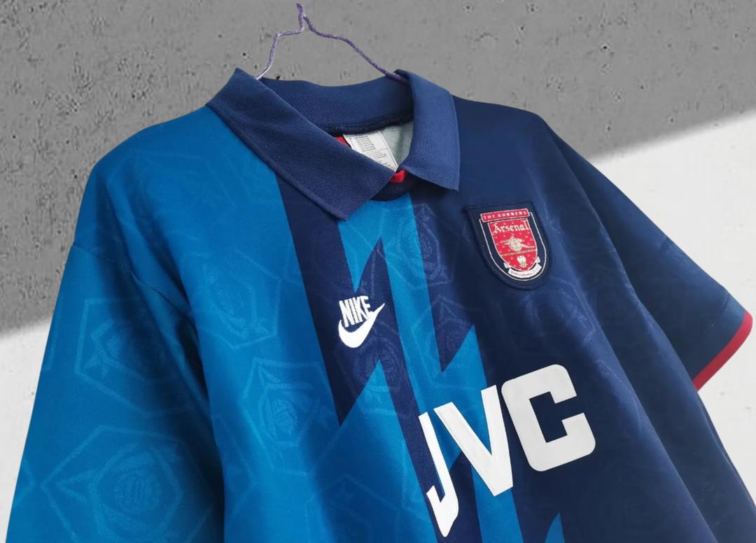 Arsenal 1995–1996 Auswärtstrikot
