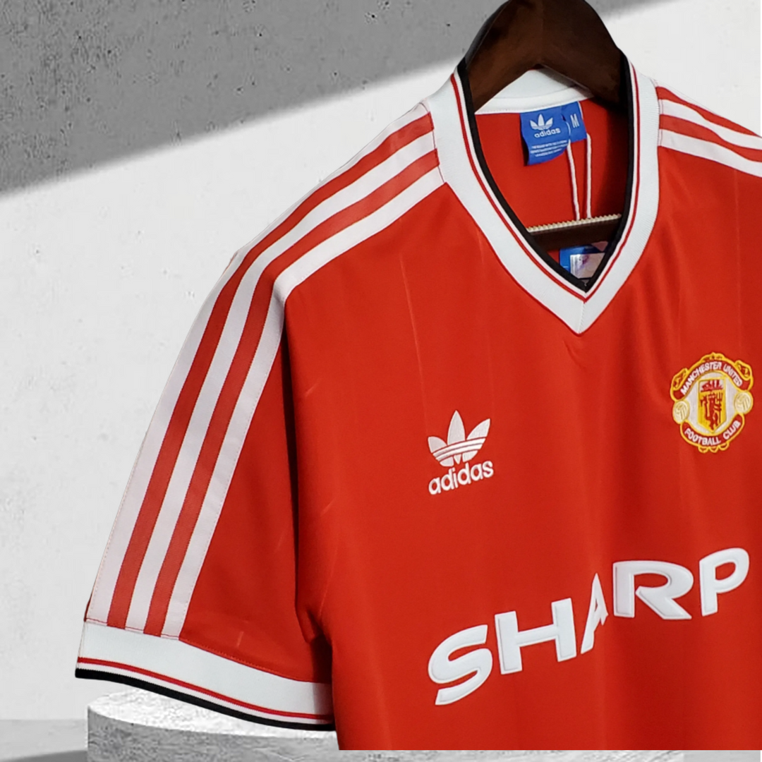Manchester United 1983–1984 Heimtrikot