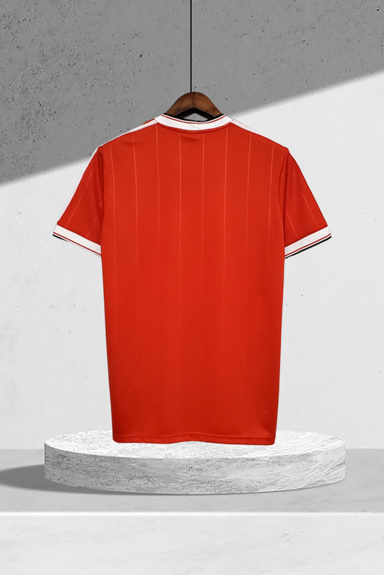 Manchester United 1983–1984 Heimtrikot