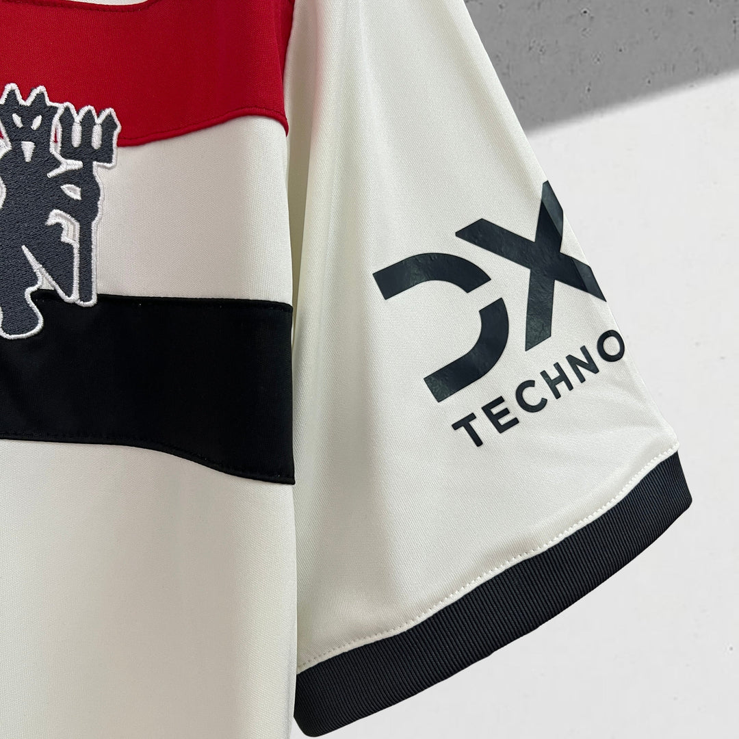 Manchester United 2024–2025 3. Trikot