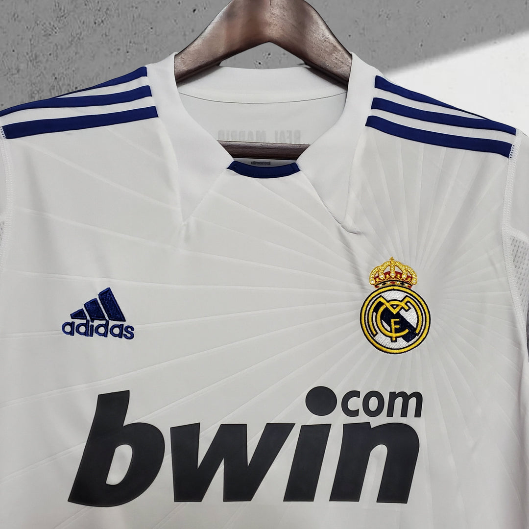 Real Madrid 2010–2011 Heimtrikot