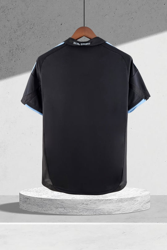 Real Madrid 2009–2010 Auswärtstrikot