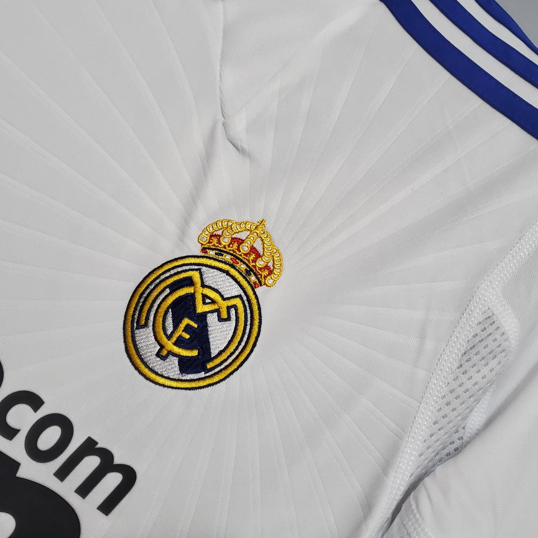 Real Madrid 2010–2011 Heimtrikot