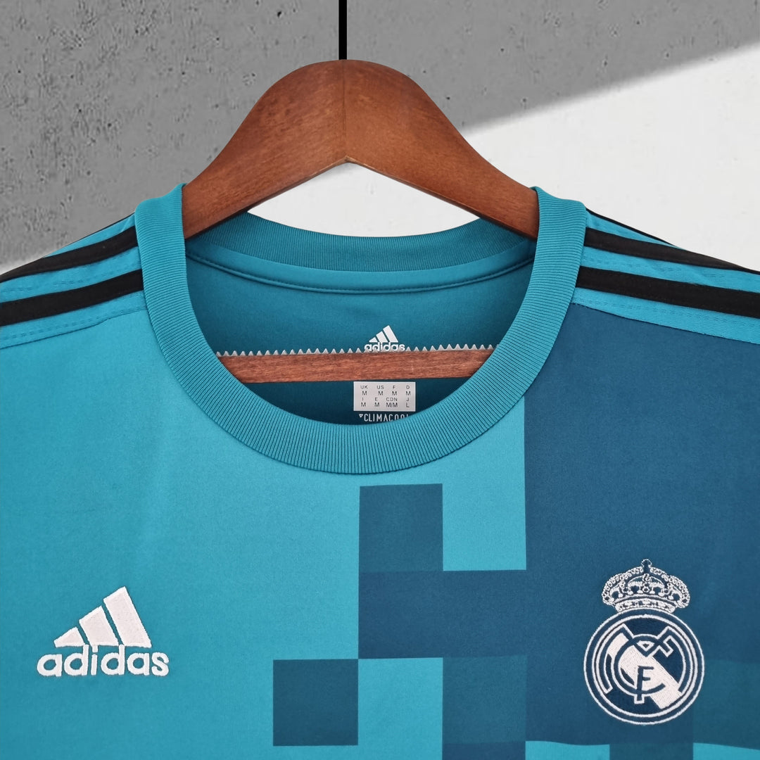 Real Madrid 2017–2018 3. Trikot