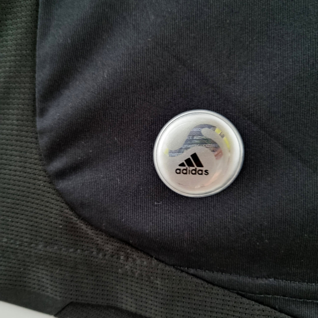 Real Madrid 2009–2010 Auswärtstrikot