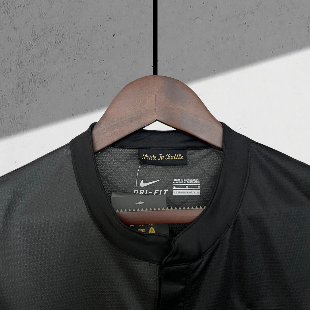 Manchester City 2013–2014 Auswärtstrikot