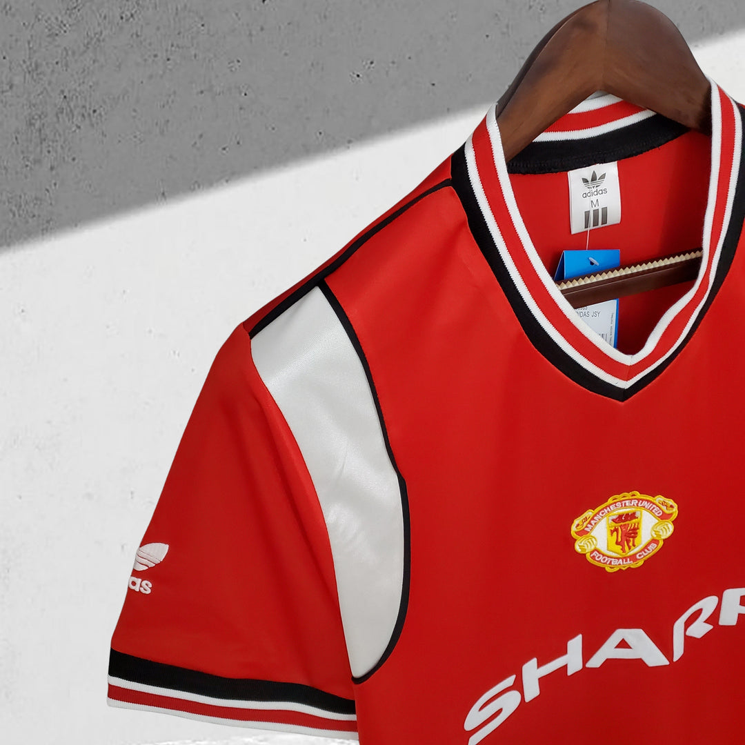 Manchester United 1985–1986 Heimtrikot