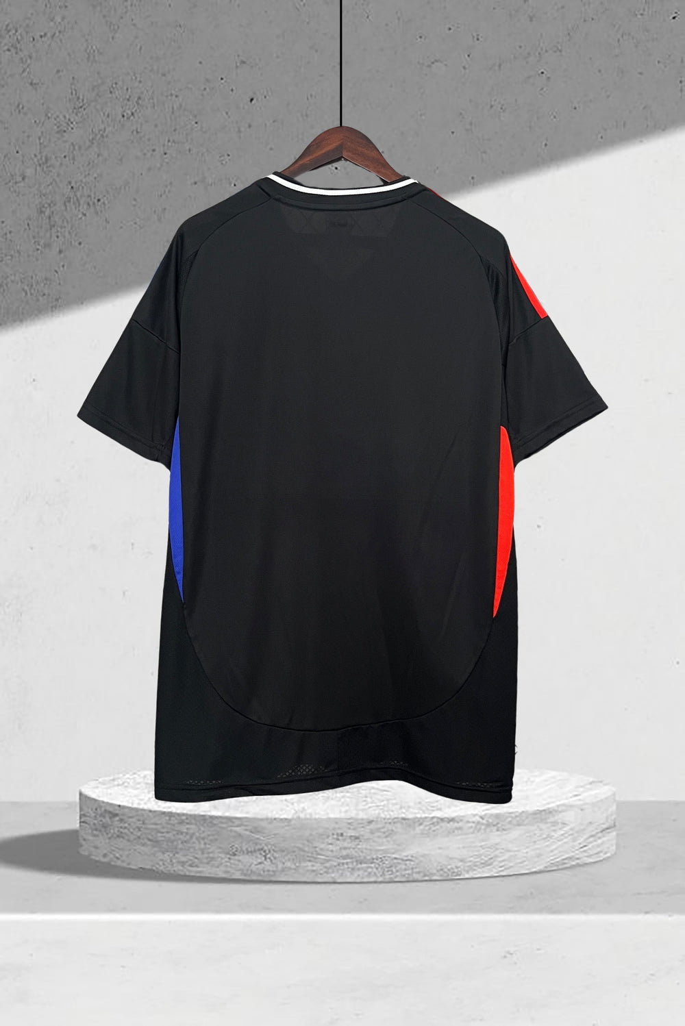 Olympique Lyonnais 2024–2025 Auswärtstrikot