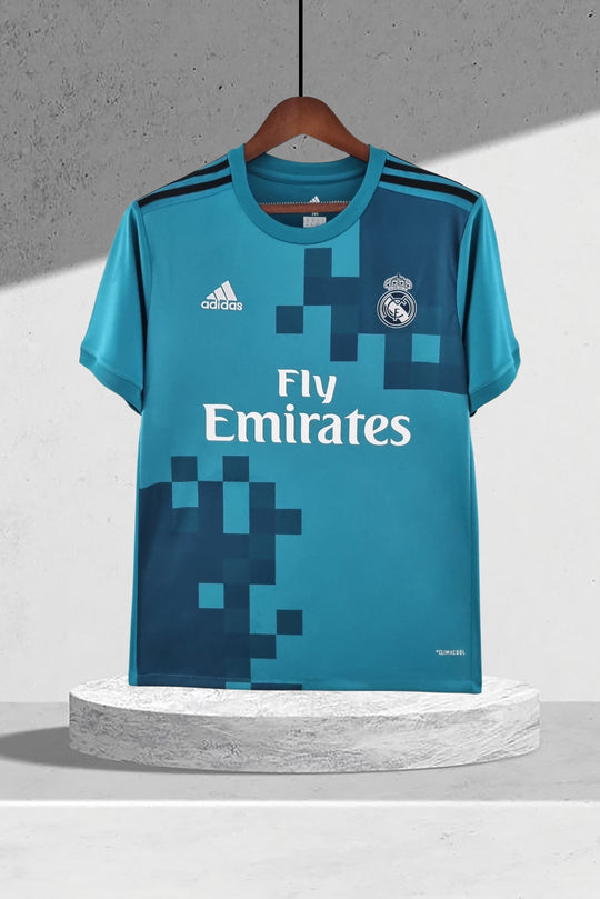 Real Madrid 2017–2018 3. Trikot