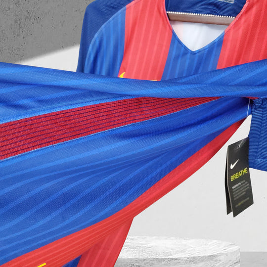 Barcelona 2016–2017 Heimtrikot