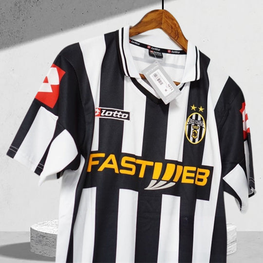 Juventus 2001–2002 Heimtrikot