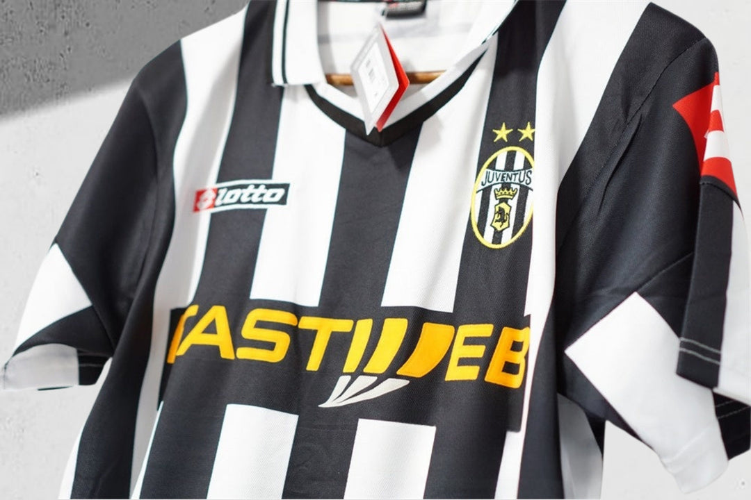 Juventus 2001–2002 Heimtrikot